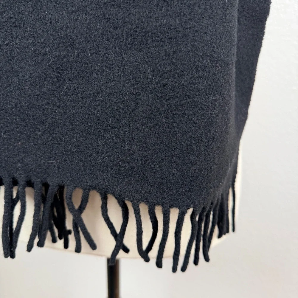Lands End Black 100% Lambswool Scarf Woven in Great Britain Fringed